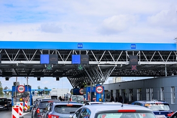 Pojačan saobraćaj na ulazu u BiH iz Hrvatske, zadržavanja do 30 minuta