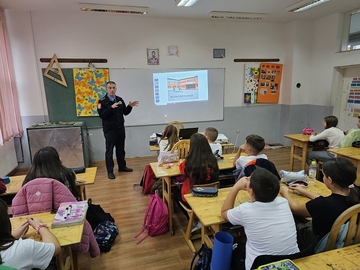 "Vršnjačko nasilje je važna tema”  Održano predavanje ugljevičkim osnovcima