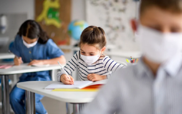 Osnovci u aleksinačkoj školi zaraženi koronom nakon povratka sa ekskurzije