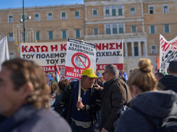 Grčki poljoprivrednici protestuju i tokom božićnih praznika