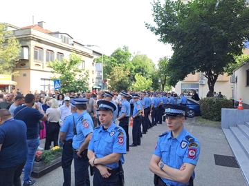 Visoke mjere bezbjednosti ispred Okružnog suda Banjaluka, ročište Miličeviću još nije počelo 