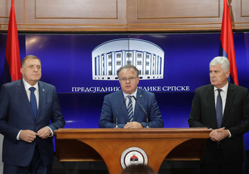 Hrvati traže izborni zakon, Bošnjaci intervenciju Šmita, Srbi dijalog