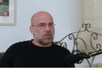 Saslušan teolog zbog kritike vlasti: Pred crkvenim sudom dočekali ga studenti