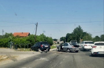 Sudar kod Bijeljine, vozilo završilo pored puta