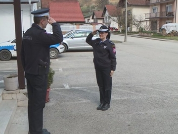 Policajka iz Šekovića sa FIFA znakom sudije