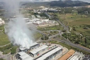 Toksični oblak iznad Barselone: Više od 160.000 ljudi zatvoreno (VIDEO)