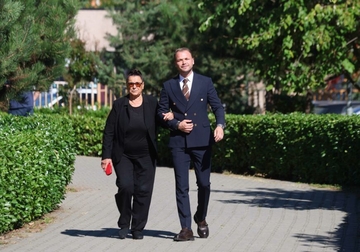 Stanivuković i baba Gospava stigli na glasanje