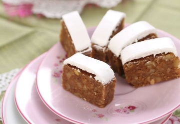 Neizbježni sitni kolači na slavama su definitivno one: Ove godine spremite bijelu bajaderu i oduševite goste