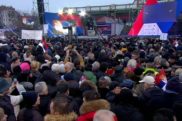 "Prekodrinski međedi" i "sendvičari": Bura na društvenim mrežama zbog Sretenja