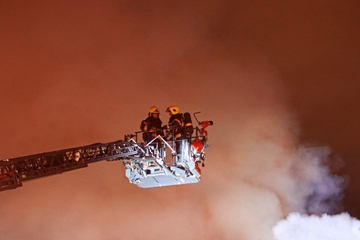 Veliki požar u Novom Sadu, gore magacini