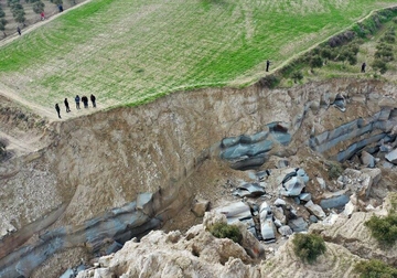 Pukotine se protežu stotinama kilometara: Tlo u Turskoj se pomjerilo za 7 metara (FOTO)
