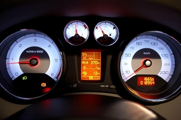 Vožnja preko 130 km/h može vas koštati duplo više: Ovo je idealna brzina za štednju