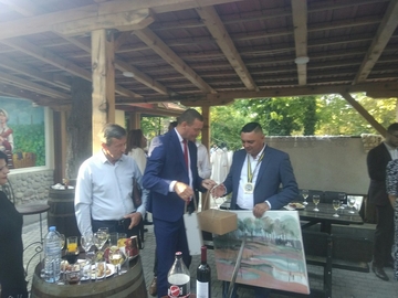 Ugljevičani u Kavadarcima: "Tikveški grozdober" u čast grožđa i vina