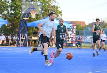 Počela Basket liga Bijeljine: Vrhunska košarka na terenu Radnika (FOTO)