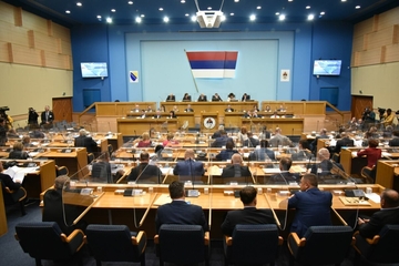 Lična karta novog saziva Narodne skupštine: Sa crnim pojasom u parlament
