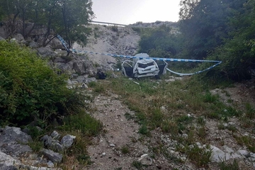 Automobil sletio u provaliju u Crnoj Gori, poginuli majka i beba (FOTO)