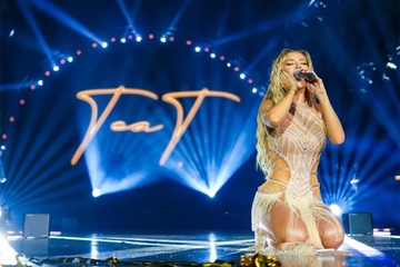 Teu Tairović gađali jajima na nastupu