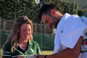 Đoković se izvinio djevojci na Vimbldonu i pokazao da je pravi gospodin (VIDEO)