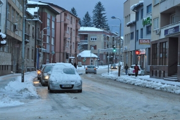  Snijeg usporio saobraćaj
