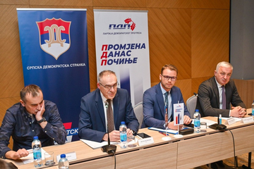 Opozicija tvrdi da vlast na čelu sa SNSD-om sprema razvlaščivanje (grado)načelnika