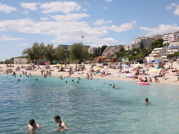 Šok na Jadranu: Osumnjičen da je snimao golu d‌jecu na plaži