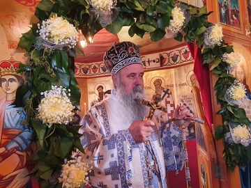 "Srbinovo srce kuca Kosovo" Episkop Fotije napisao pjesmu "Bez Kosova"