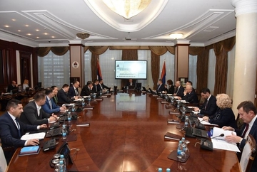 Vlada Srpske: Za nezaposlenog roditelja četvoro i više djece mjesečno 750 KM