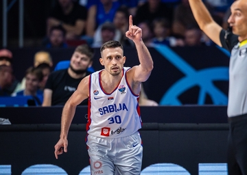 Pešić ga zaboravio na klupi, ovim je sve rekao: Oglasio se Aleksa Avramović poslije debakla Srbije