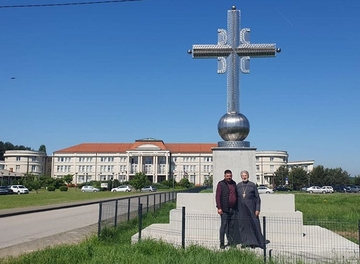 Bijeljina: Podignut krst na mjestu budućeg hrama Svetom Savi