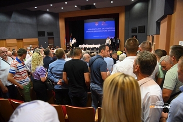 “Vodi stranku sad sam”: Pogledajte svađu SDS-ovaca u Bijeljini /FOTO; VIDEO/