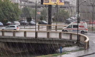 Kiša napokon osvježila Bijeljinu (FOTO, VIDEO)