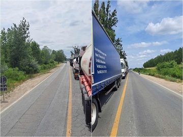 Kolaps na Sremskoj Rači, vozač kamiona tvrdi: Za šest sati sam se pomjerio 200 metara (FOTO)