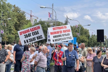 SNSD blokirao saobraćaj u centru Banjaluka