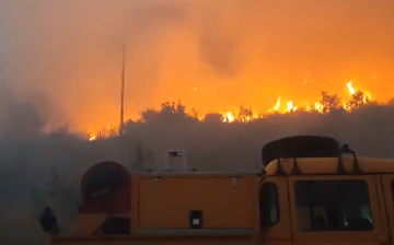 Teška situacija oko Trebinja: Vatra došla do magistralnog puta, policija reguliše saobraćaj