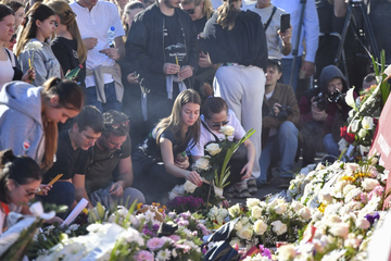 Studenti u blokadi i grupe građana odali poštu stradalima na Željezničkoj stanici u Novom Sadu