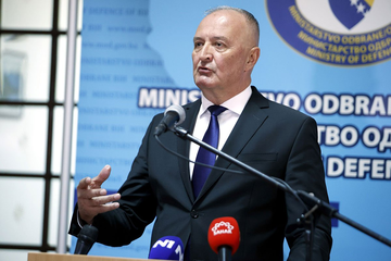 Helez traži istragu i prekida vojnu saradnju sa Srbijom