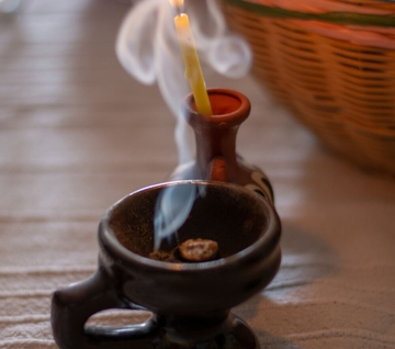 Očistite dom od negativne energije: Stari srpski ritual sa tamjanom i svijećom