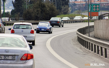 Savjetuje se oprezna vožnja, prilagođena uslovima na putu