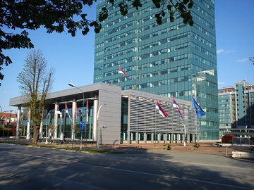 Kraj godine je prošao, šta je sa spiskom "neradnika" u državnom sektoru u RS?