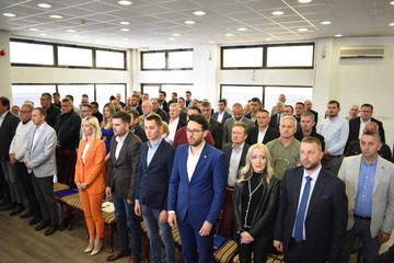 Nova stranka registrovana u Bijeljini: Žučna rasprava na sjednici SDS-a