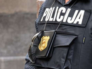 Lažni policajci zaustavili „golf“ kod Visokog pa napali vozača i saputnike