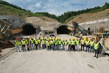 Budući građevinci obišli gradilište Koridora Pet c (FOTO)