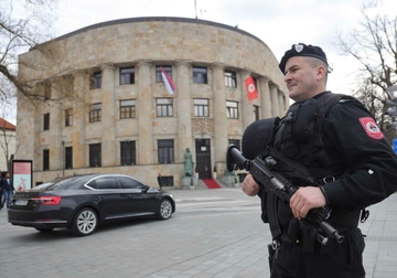 Bolje pendrek, nego doktorat: Ko sve u Republici Srpskoj ima MANJU PLATU od policajca početnika