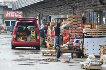 Zbog opasne bakterije: Inspektori upali na pijacu “Heco”, uništeno 167 kg hrane i stotine jaja