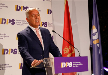 Počelo prikupljanje potpisa za razrješenje Đukanovića