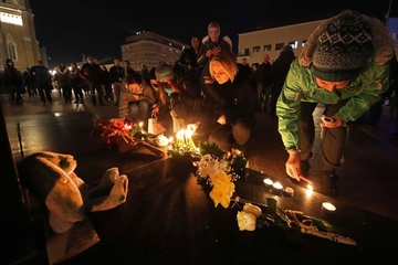 "Ako umrem mlad" pjevalo stotine uplakanih: Novi Sad tuguje za jednim od svojih najdražih sinova
