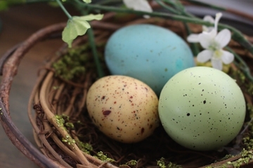 KAKO SE OBILJEŽAVA VASKRS U PORODICI KOJA JE U ŽALOSTI: Da li se i tada farbaju jaja i koji običaji se poštuju