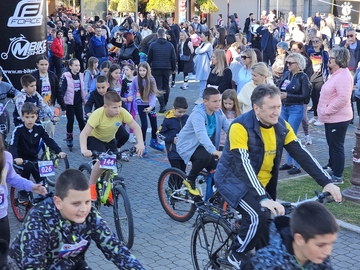 “Fizička aktivnost najvažnija“ Sportska manifestacija  “Krug zdravlja” u Ugljeviku okupila veliki broj djece i odraslih 