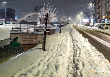 Komunalna policija Bijeljina: Vlasnici dužni da čiste snijeg i led ispred svojih objekata, inače ćemo preduzumati mjere