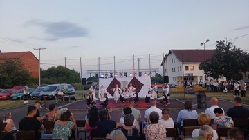 Folklor okupio Bročane i komšije, ujedinjene ljubavlju prema tradiciji (FOTO)